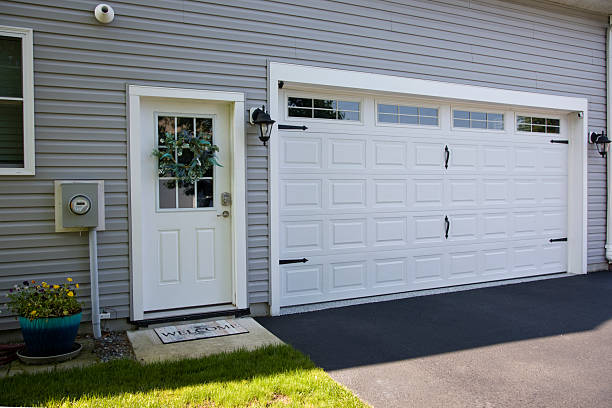 24/7 Emergency Garage Door Panel Replacement experts in Emerald Mountain, AL